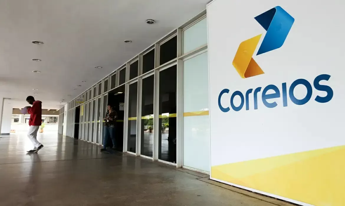 Correios: TST decide que greve é legal, mas funcionários terão dias descontados