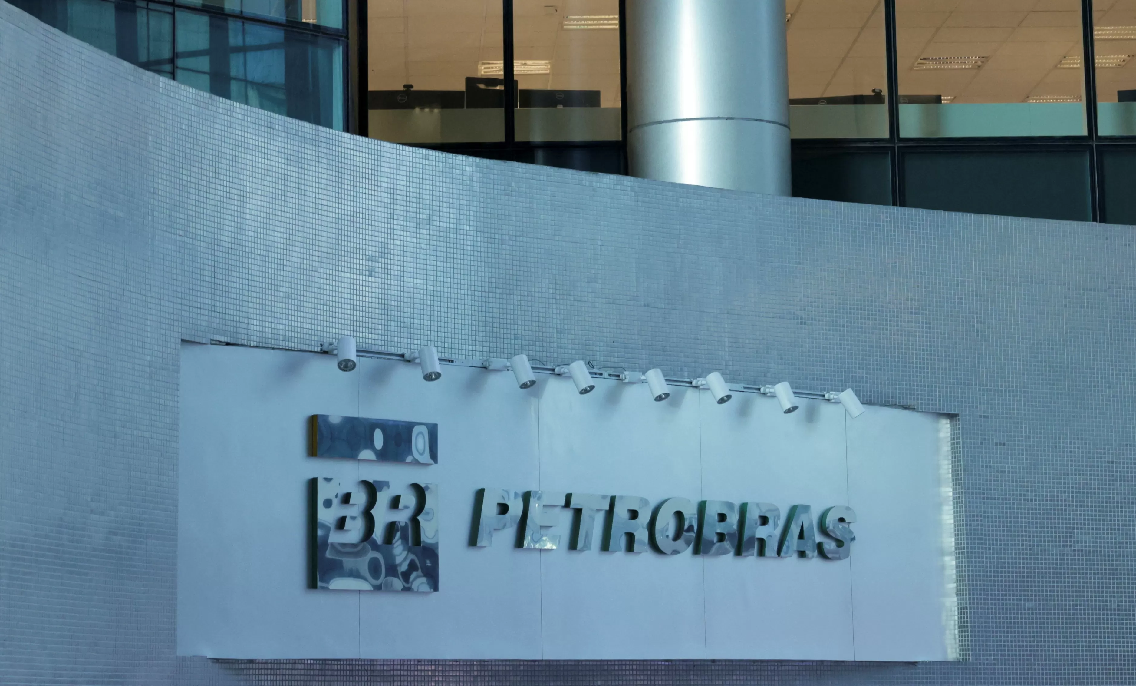 Quanto você teria se tivesse investido na Petrobras (PETR4) há dez anos?