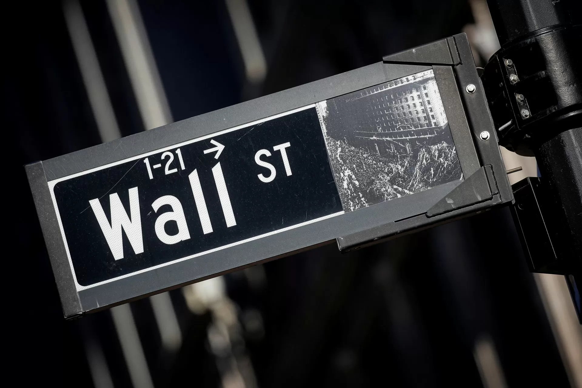 Wall Street recua na última sessão do ano, mas fecha 2025 com forte alta anual