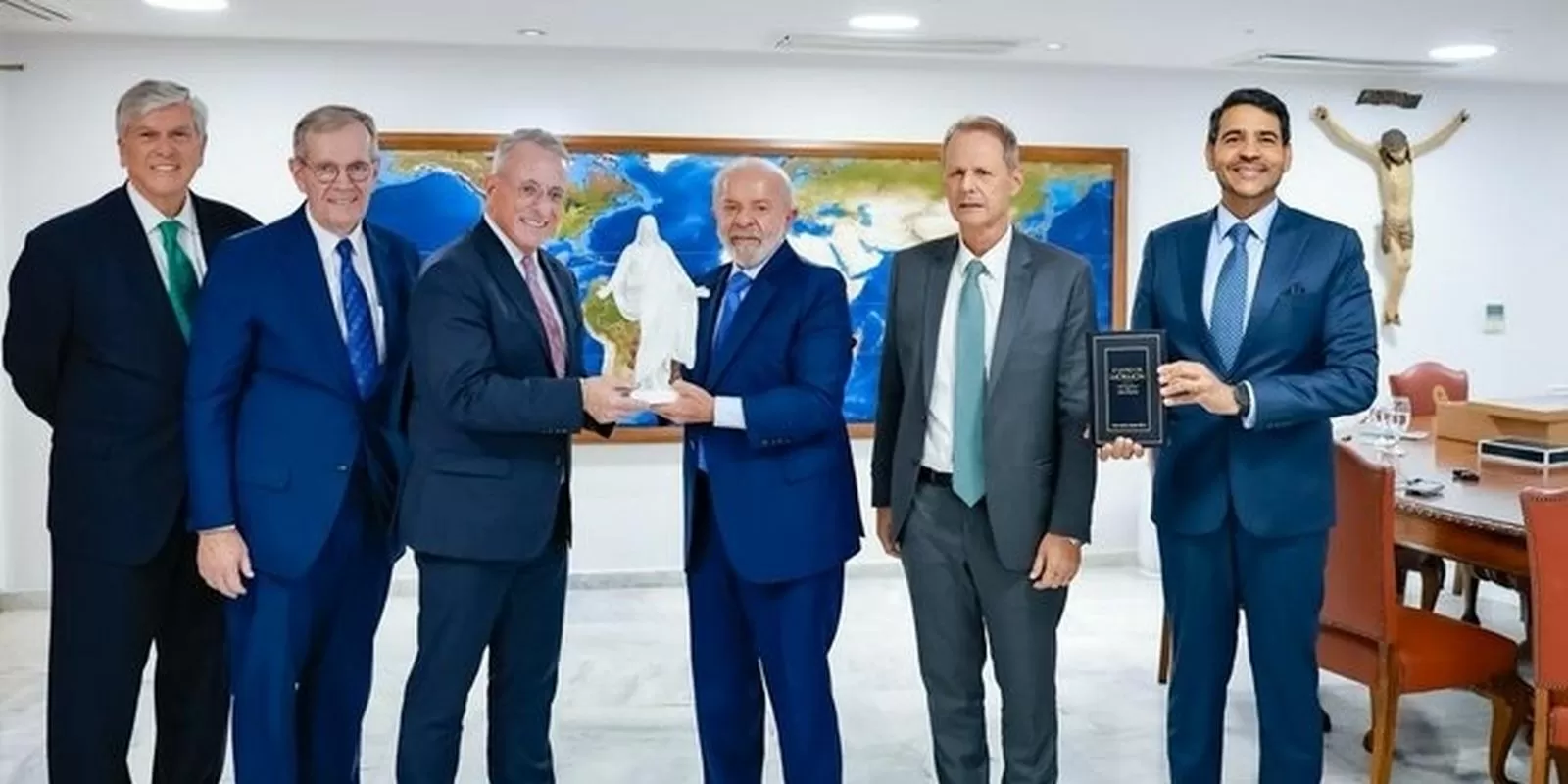 Lula recebe líderes mórmons dos EUA no Palácio do Planalto