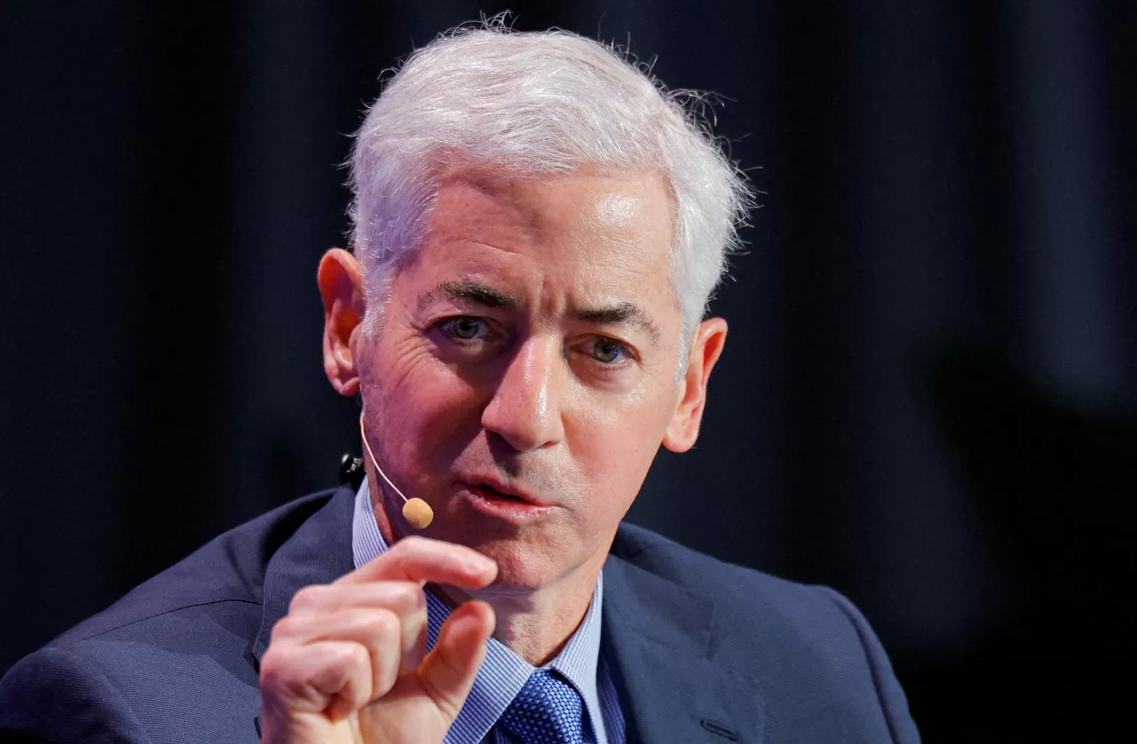 Bill Ackman revela posição bilionária na Meta e vê ação “fortemente descontada”