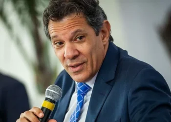 “Será um longo inverno, extrema direita não é episódica”, diz Haddad