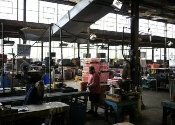 Produção industrial nos EUA cresce 0,4% em março