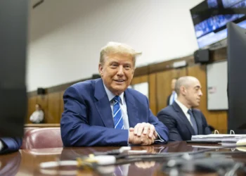 Trump volta a tribunal (pelo 2.º dia). As fotos do ex-presidente dos EUA