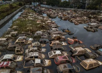Governo do RS eleva “cota de inundação”, mas nível do Guaíba continua acima