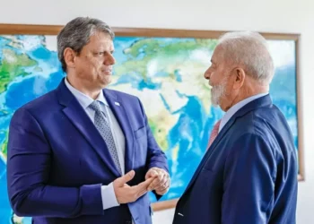 Apoio a Lula em São Paulo vem caindo, enquanto o de Tarcísio sobe, diz Datafolha