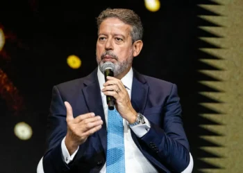 Arthur Lira recorre após arquivamento de ação contra Felipe Neto