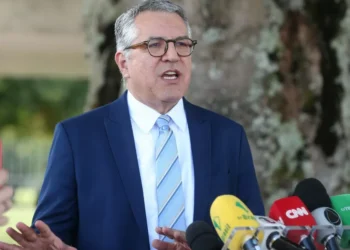 Relator da LDO 2025 está de acordo com perseguição da meta fiscal zero, diz Padilha