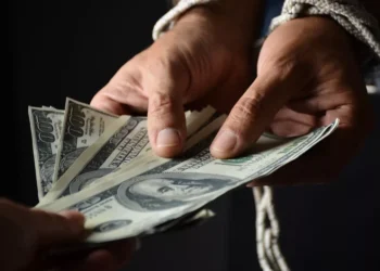 “Desmistificando as Finanças: Como Gerenciar seu Dinheiro com Confiança”