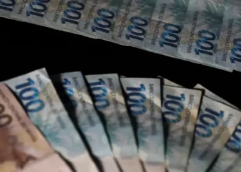 Taxas futuras de juros caem no Brasil com decisão do Fed e antes do Copom