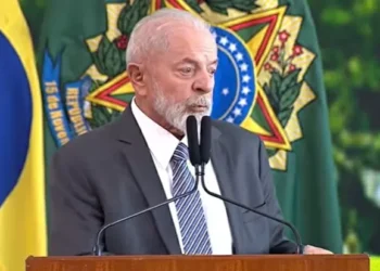 Lula diz que não vai brigar com Venezuela: “que elejam o presidente que quiserem” 