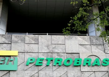 Petrobras deve anunciar mais de US$ 15 bilhões em dividendos, estima BofA  