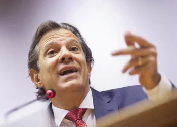 Haddad vê demora do Fed em cortar juros, mas diz que cenário externo deve desanuviar