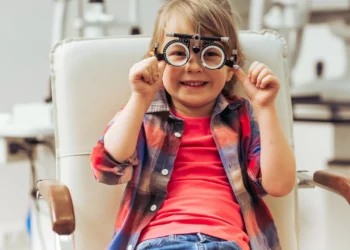 Uma em cada três crianças tem miopia, diz novo estudo