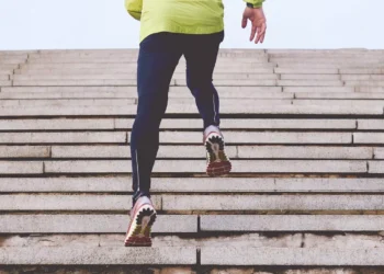 “Priorida: Cuidar da saú em meio ao sentarismo”