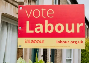 “A Importância da Política na Sociedade Contemporânea”