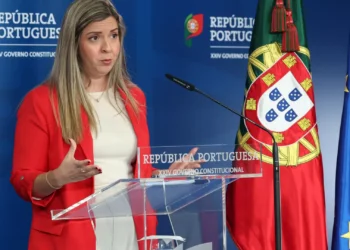 Aposta no digital “não pode implicar” pessoas a ficar para trás – ministra