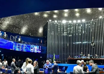 Senado começa debate sobre regulamentação da tributária; texto deve ser votado hoje