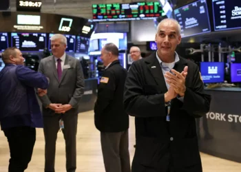 S&P 500 e Nasdaq sobem com Lululemon e dados que sustentam corte de juros