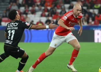 Aursnes prolonga contrato com o Benfica até 2029
