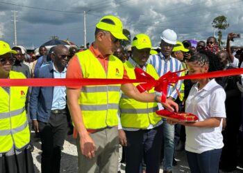 ELECTRICIDADE CHEGA AO CACHIUNGO E CHINGUAR PELA PRIMEIRA VEZ