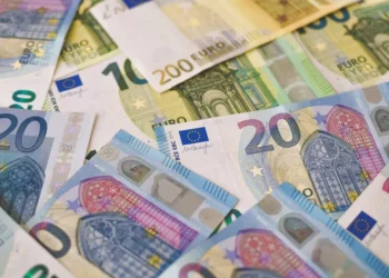 “A Importância da Economia na Sociedade Moderna”