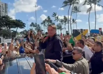 Bolsonaro desafia Lula para disputa em 2026 e critica “negação da democracia”