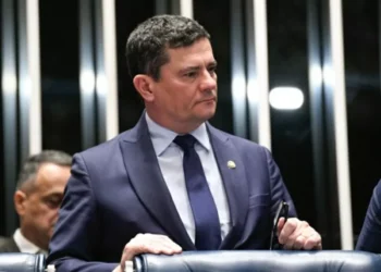 Sérgio Moro apresenta ‘projeto Janones’ para forçar renúncia de quem admite crime
