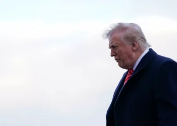 EUA planejam excluir tarifas específicas de setores em 2 de abril, dizem jornais