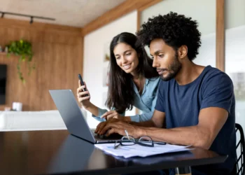 Investir R$ 50 mil em CDB de três anos rende R$ 20 mil ou mais; confira simulações