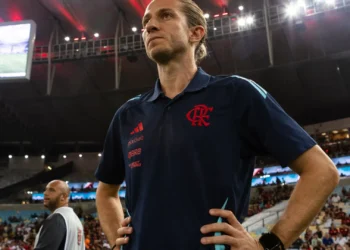 Nuno Moreira ainda tentou, mas Vasco cai ante o Flamengo