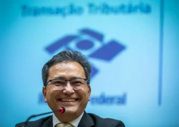 Barreirinhas: É menos de R$ 5 bilhões a retenção do IR para Estados e municípios