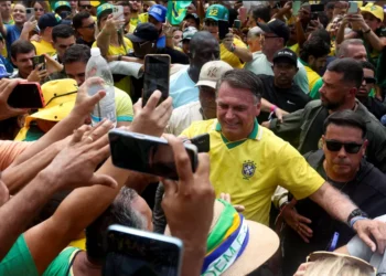 Bolsonaro diz em ato em Copacabana que será um ‘problema’ para o STF ‘preso ou morto’