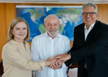 Lula diz que Gleisi ‘vem para somar’ na interlocução com Legislativo e estados