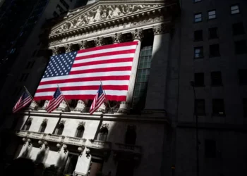 Bolsas de NY fecham em baixa com resultados e sinais contraditórios da Casa Branca