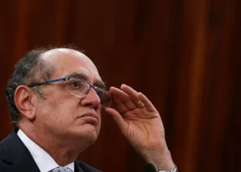 Gilmar rebate Fux e nega julgamento “sob violenta emoção” no caso de 8 de janeiro