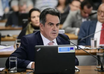 Ciro Nogueira apaga post crítico ao governo Lula com trocadilho sobre morte do papa