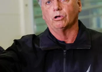 Julgamento de Bolsonaro no STF pode transformá-lo em um mártir, diz ‘Financial Times’