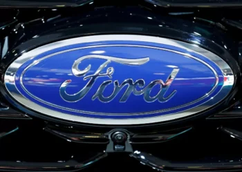 Ford suspende remessas de veículos para China em meio a tarifas, diz WSJ