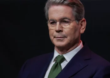 Secretário do Tesouro recomenda que parceiros dos EUA evitem retaliações após tarifas