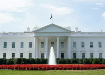 EUA não aplicarão taxas de 10% ao México e ao Canadá