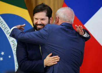 Política dos EUA não é conveniente para nenhum lugar do mundo, diz Lula