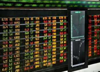 9 ações sobem mais de 20% e 6 caem ao menos 15%: os destaques do Ibovespa em abril