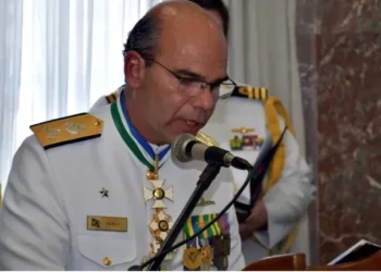 Comandante da Marinha diz que não houve ordem para uso de blindados para golpe