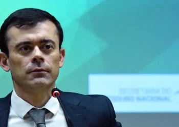 Recursos do IOF são ‘imprescindíveis’ e não há há alternativa hoje, diz Tesouro