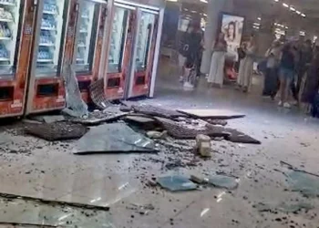 Teto do aeroporto de Palma de Maiorca colapsa junto a recolha de bagagens