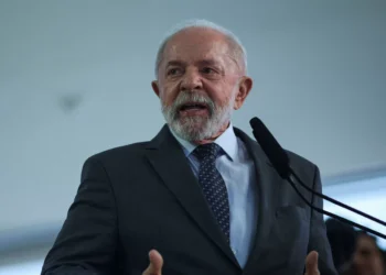 Lula deve anunciar programas para motos elétricas, gás de cozinha e reforma de casas