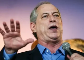 Ciro Gomes reage à ação da AGU com novas críticas a Lula: ‘Maior agente dos agiotas’