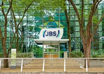 BDRs da JBS estreiam na B3 estáveis; ações começam a ser negociadas na Nyse no dia 12