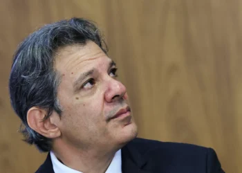 Verde vê mérito em IR para aplicações, mas diz que governo “joga conta para frente”